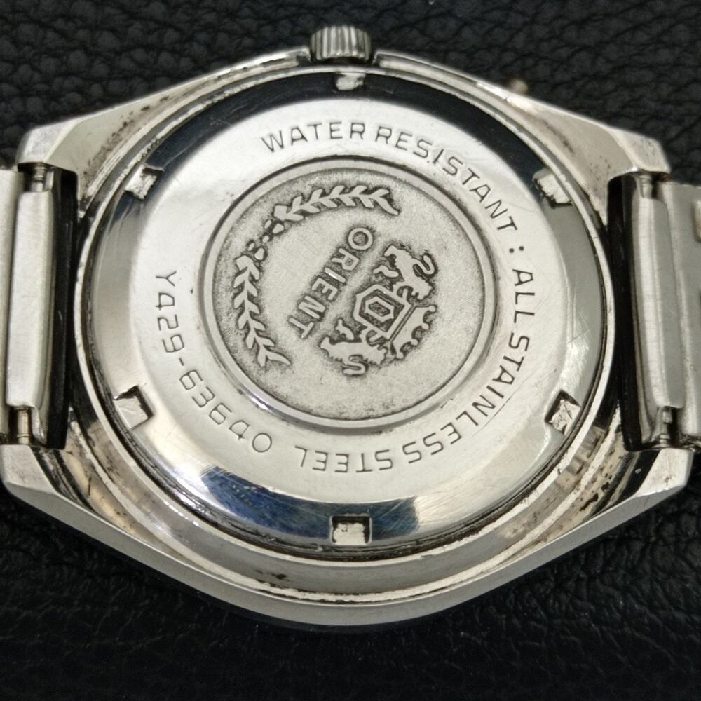 Vintage 1979 Orient Automatic Mens Silver Watch W/daydate & Gold accents - Picture 8 of 10